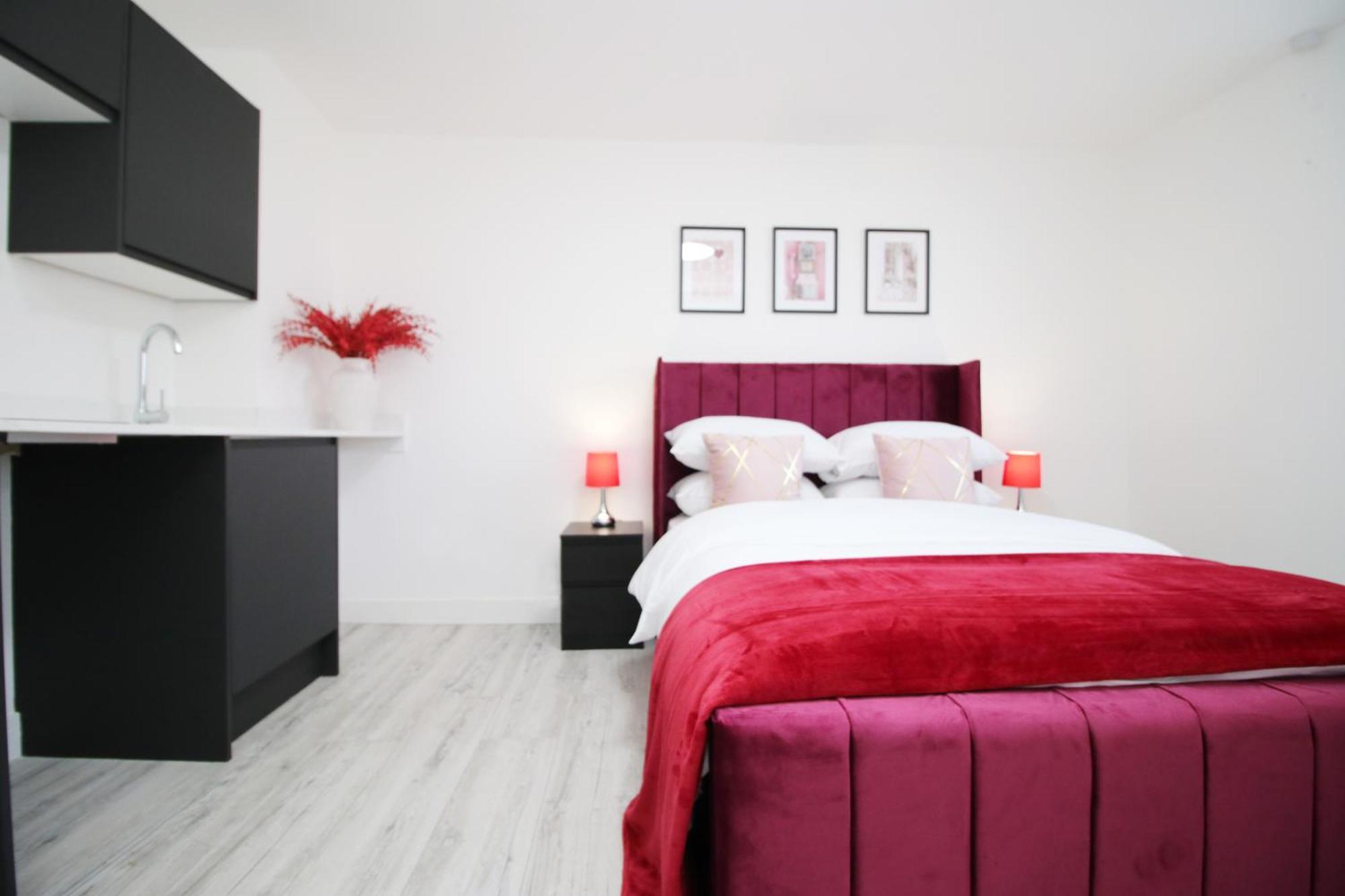 New Bloc Exclusive By Prime - Shops And Parking - Great For Groups And Families Apartment Cardiff